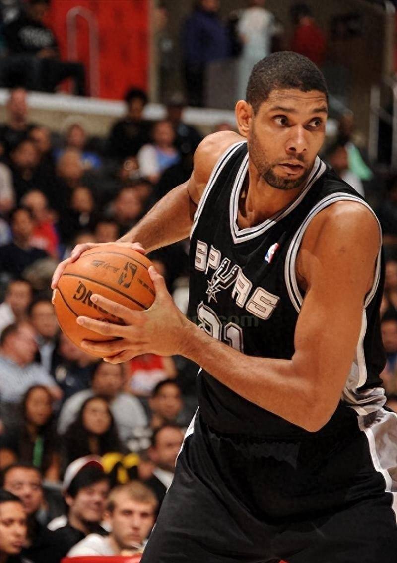 德塞利选择范德萨、卡洛斯、拉莫斯等球员，展现其独特风格与偏好。（德塞利点将范德萨、卡洛斯、拉莫斯等，选人凸显鲜明个人风格与偏好）