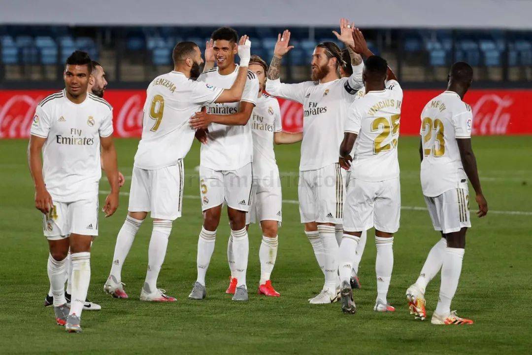 赛后情书：巴萨防守千疮百孔能否防住中超？曼城哈登大胜多特（赛后复盘：巴萨后防千疮百孔，能挡住中超冲击吗？曼城哈登横扫多特）