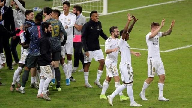 半场战报：勒沃库森0-1多特，安塞尔米诺头槌破门（半场速报：多特1-0领先勒沃库森，安塞尔米诺头球建功）