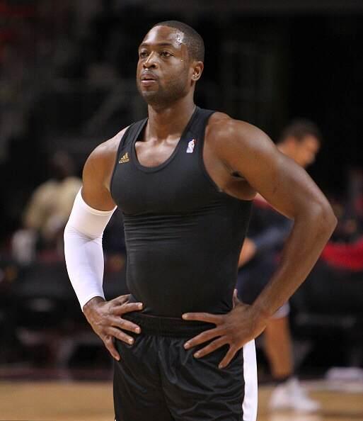 这球可惜了！杨瀚森跟进篮下未获队友传球打破得分荒（错失良机！杨瀚森篮下跟进未获传球，未能终结得分荒）