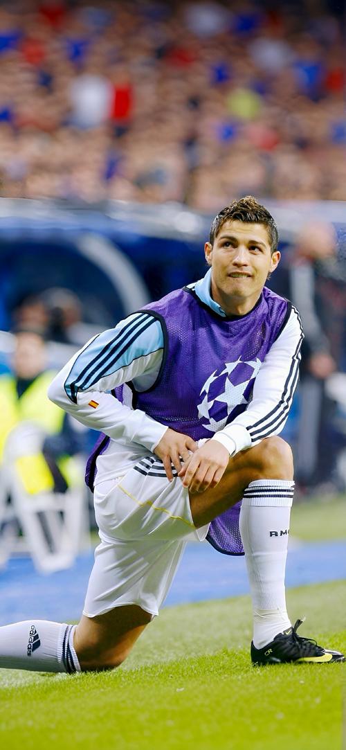 赛义德-马拉：表现不错的年轻球员被多家俱乐部关注是正常的（赛义德-马拉称年轻球员表现出色被多队关注属正常现象）