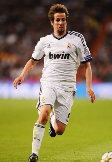 多特蒙德球迷挂横幅，反对海外比赛并攻击西甲高层（多特蒙德球迷打出横幅，抗议海外办赛并抨击西甲管理层）