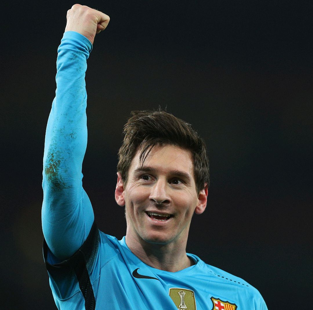 利物浦主帅斯洛特欢迎萨拉赫回归，但其状态仍存疑，萨拉赫将对阵布莱顿，未来决定尚不确定。（利物浦主帅斯洛特欢迎萨拉赫归队，状态仍成疑；将战布莱顿，未来未明）