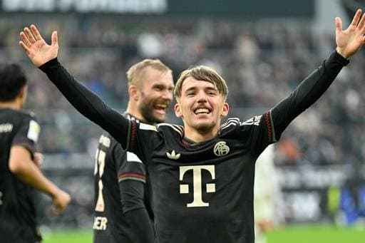 伤愈复出，卡瓦尼时隔两个月再次代表博卡出场并打进一粒点球（伤愈回归，卡瓦尼阔别两月再披博卡战袍，点射破门）